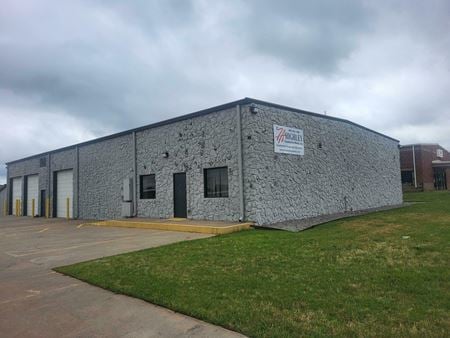 Photo of commercial space at 913 N 17th St in Yukon