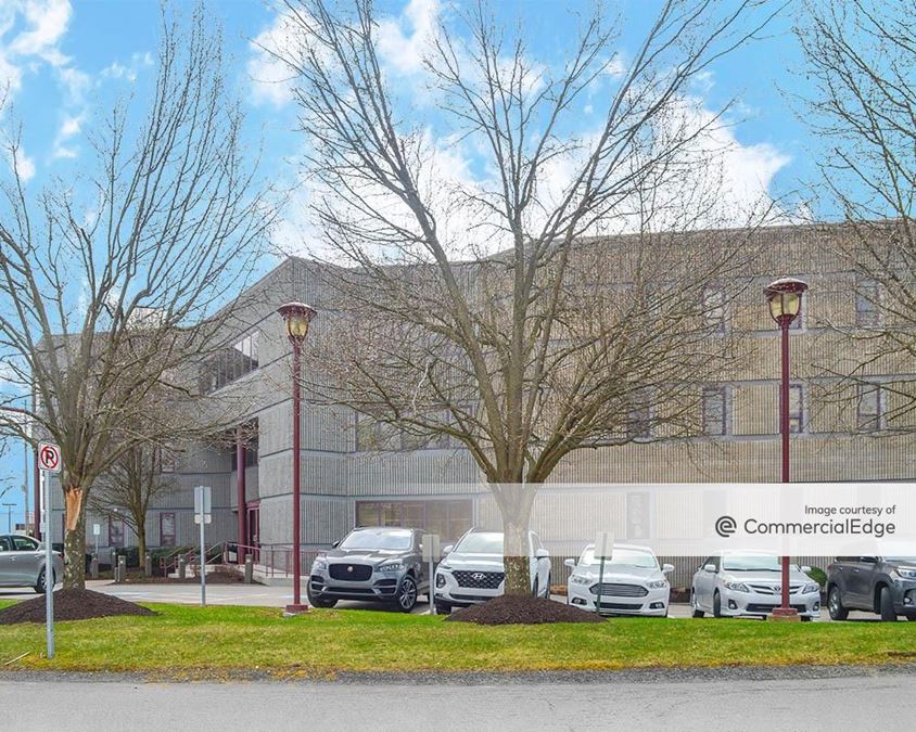 Wexford Town Centre - 10475 Perry Hwy, Wexford, PA | Office Building