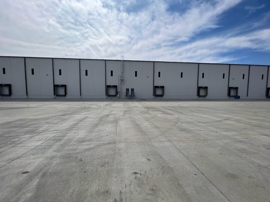 Center Pointe Warehouse