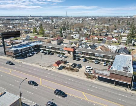 Photo of commercial space at 1722 Mannheim Road in Stone Park