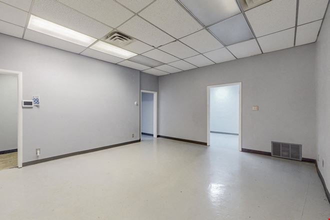 1823 Commercial St NE Suite A