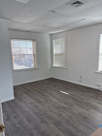 125 E Main St
