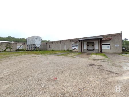 Photo of commercial space at 213 W 1st St in Huntingburg