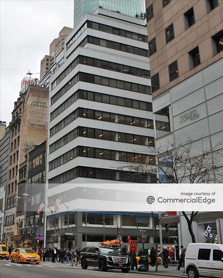 Photo of commercial space at 579 5th Avenue in New York