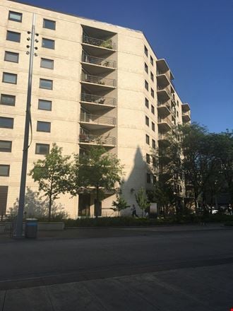 Retail property in Minneapolis, MN