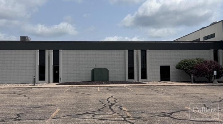 23,000 -56,800 SF of Industrial Suites Available l Holland