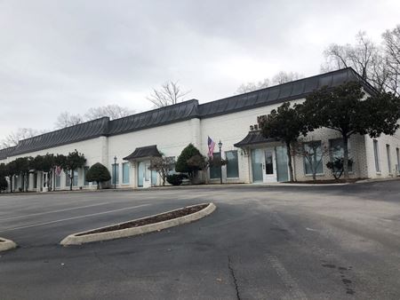 Commercial space for Rent at 10321 Kingston Pike in Knoxville