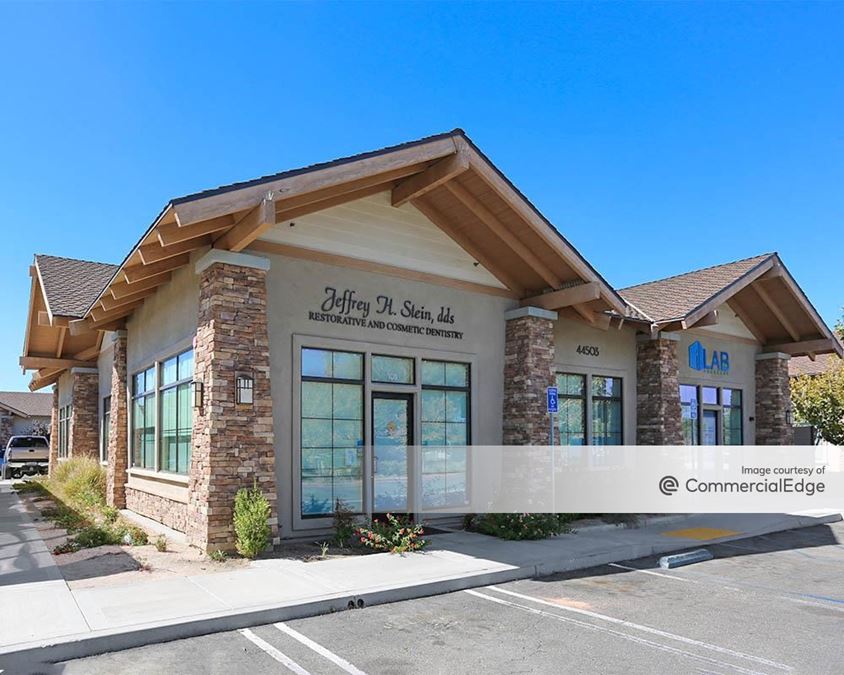 Antelope Valley Medical Plaza