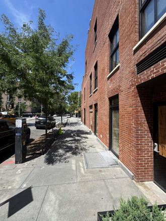 148 9th Ave