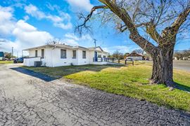 200 E Russell Ave