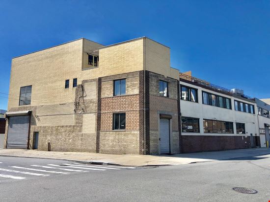 31-16 HUNTERS POINT AVENUE