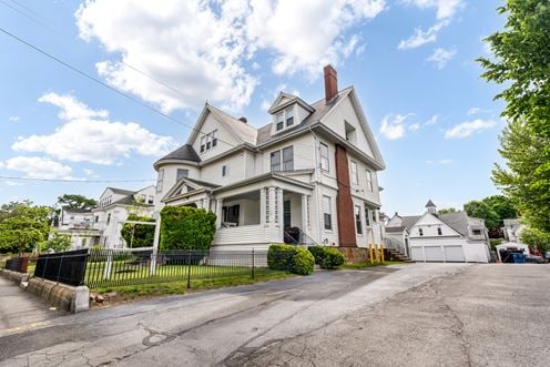180 Jackson St