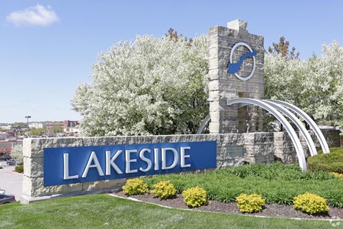 Lakeside Plaza