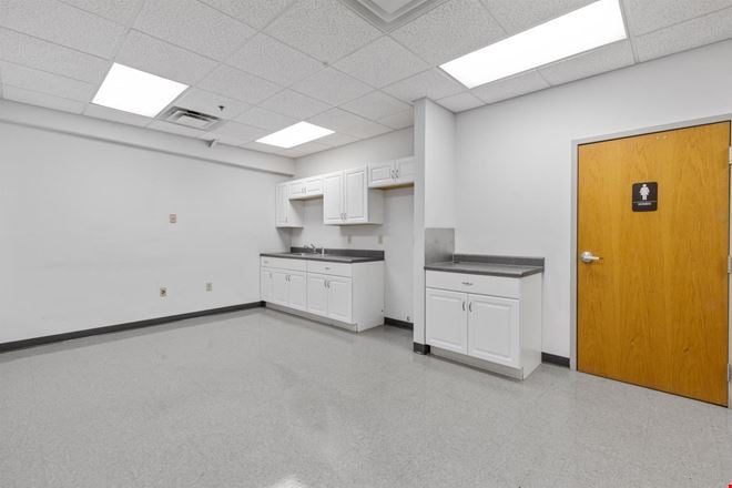 Midpark Road 2,600-22,000 SF Avail. Bus/Ind Park