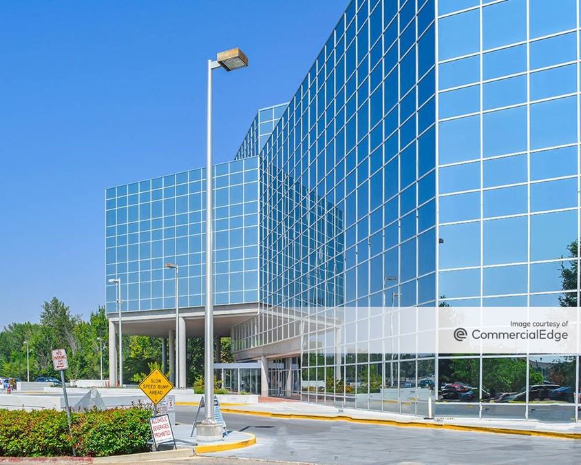 University Plaza 960 South Broadway Avenue Office Building