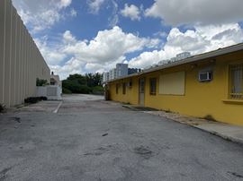 1627 S Dixie Hwy
