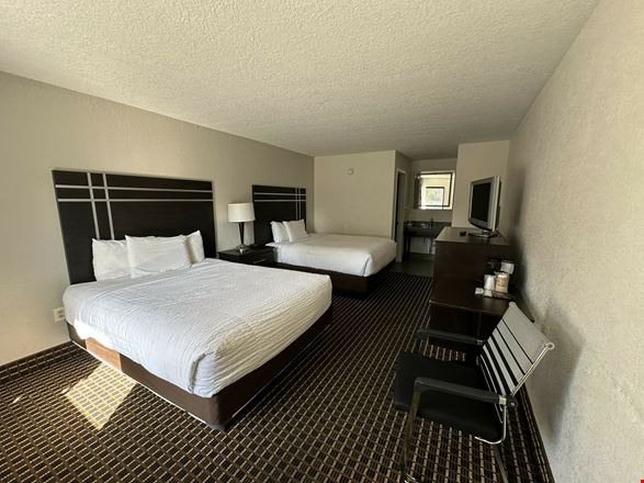 Clarion Inn & Suites Kissimmee-Lake Buena Vista South