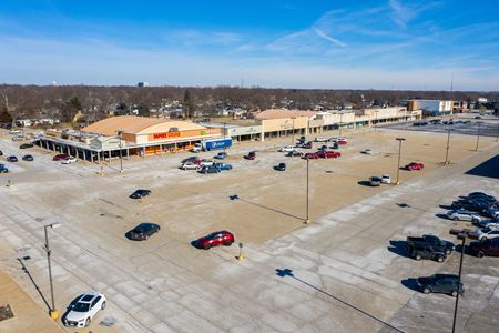Photo of commercial space at 17 Meadowview Center in Kankakee