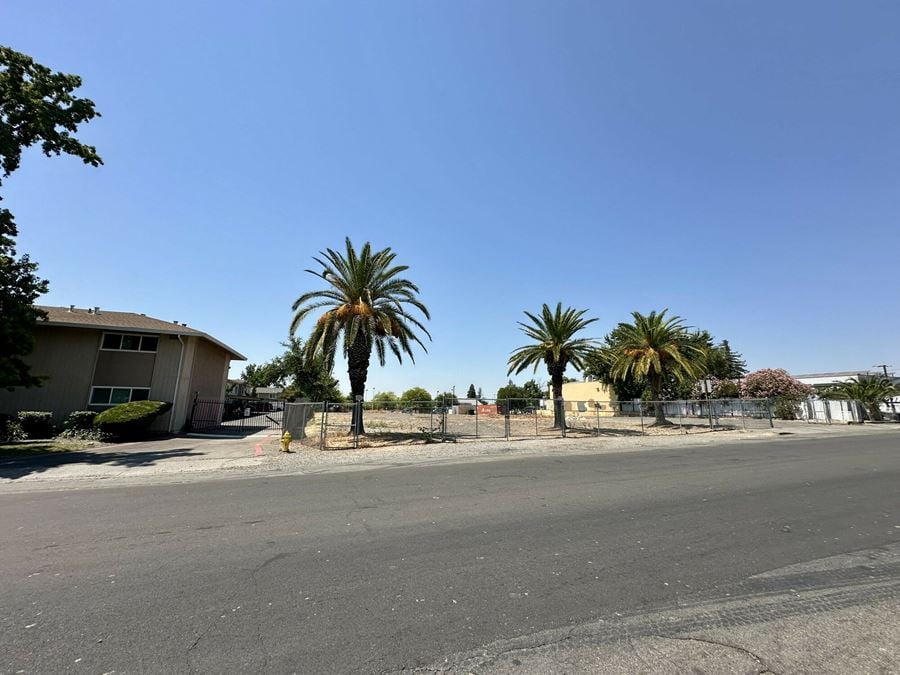 5139 Hillsdale Blvd