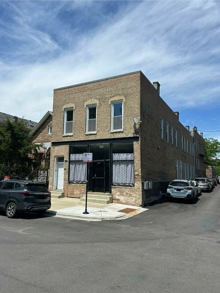 Retail space for Rent at 1616 W 18th Pl in Chicago