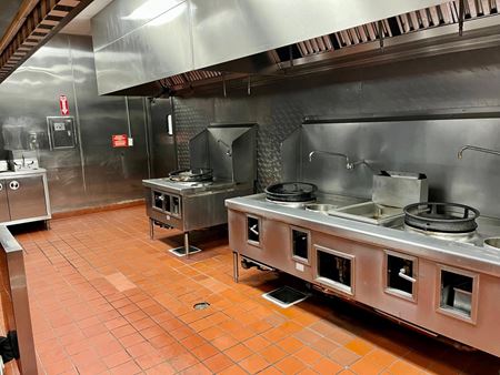 713      Space Photo Gallery 10