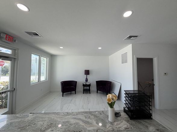 2134 & 2174 NW Commerce Lakes Dr