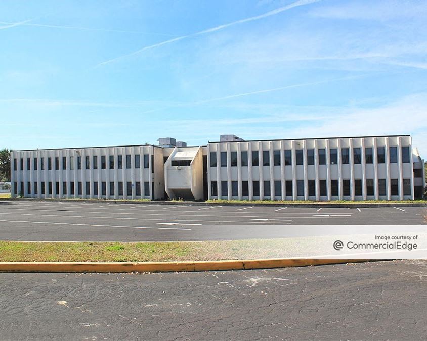 6501 Arlington Expressway