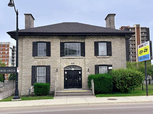 826 Princess Street