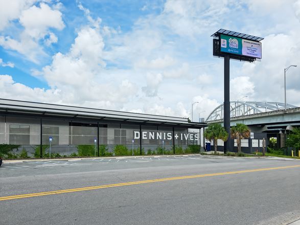 Regus - Jacksonville - Dennis St