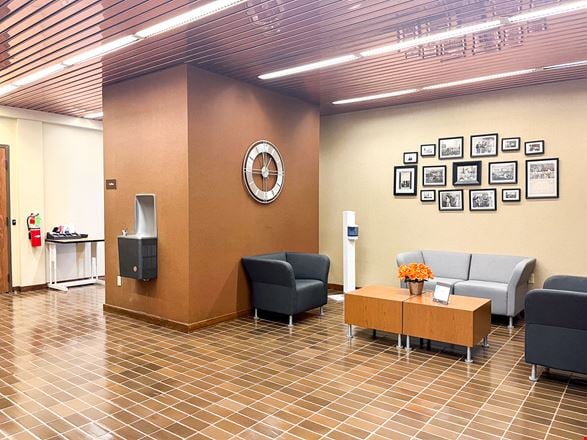 ±37,000 SF Flagship Office Building along Airline Hwy