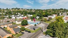 CORNER COMMERCIAL BUILDING NEAR DOWNTOWN - FOR LEASE OR SALE