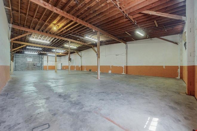 1823 Commercial St NE Suite A