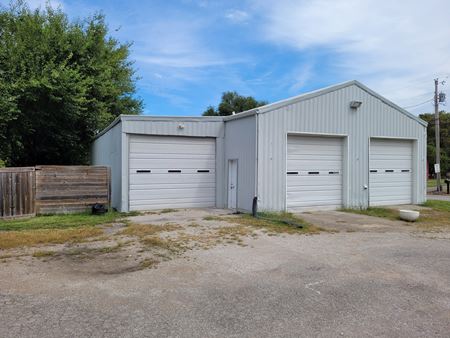 Photo of commercial space at 13708 Indiana 60 in Borden