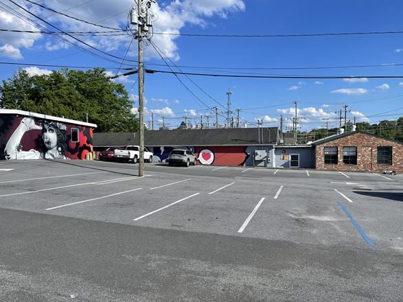 Retail space for Rent at 1331 Beaman Pl in Greensboro