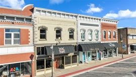 117 W Walnut St