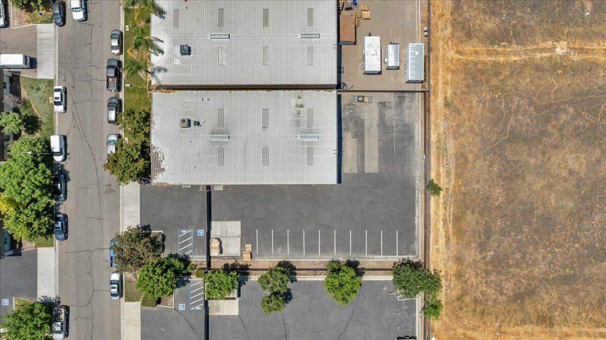 ±5,000 SF of Warehouse/Office Space in NW Visalia, CA