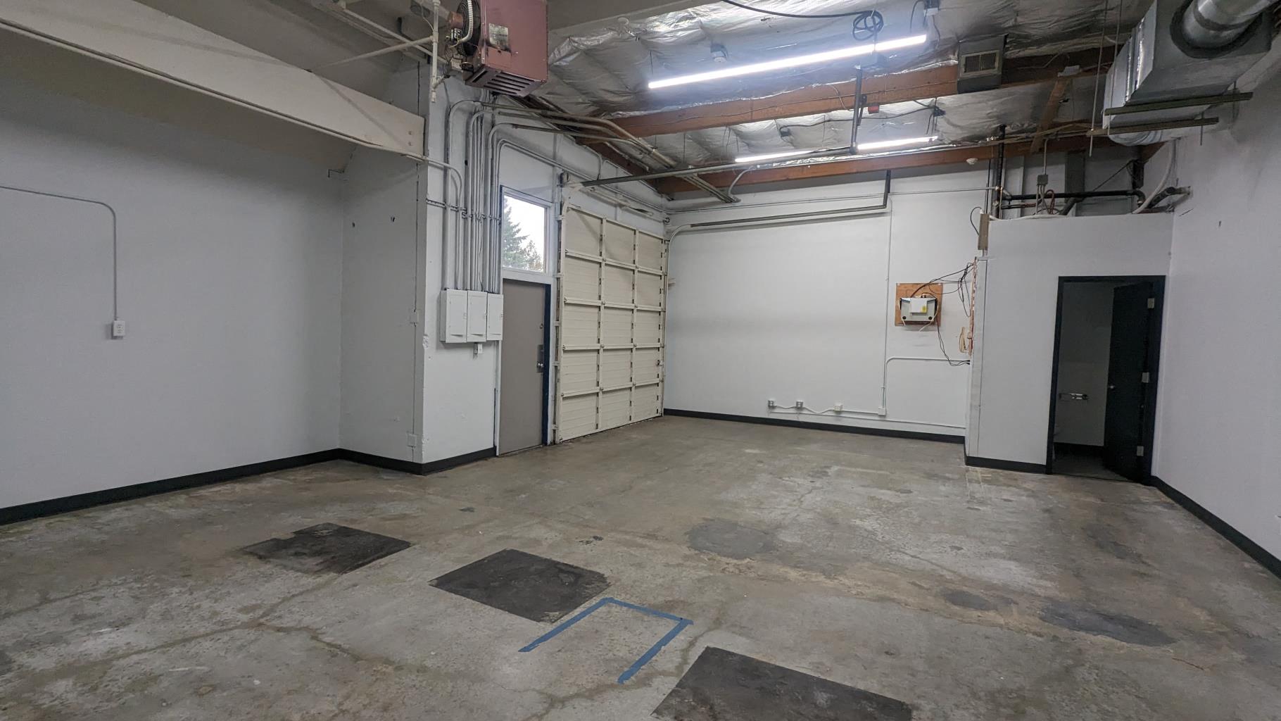 2,389 SF Flex Space in Redmond, WA Photo