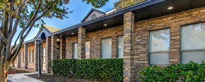 ±2,150 SF Turnkey Office Suite For Lease