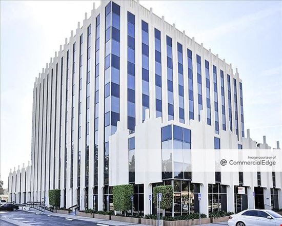 Fullerton Towers - 1400