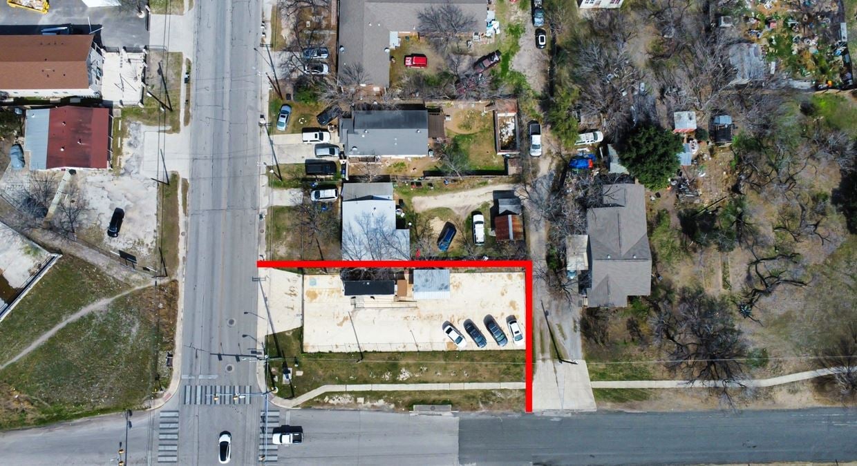 3422 Commercial Avenue