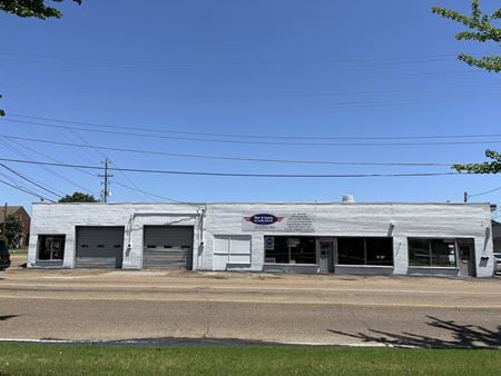 Retail space for Sale at 5847 Stage Road in Bartlett