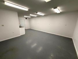 4222 Russell Dr