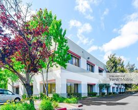 Oak Creek Business Center