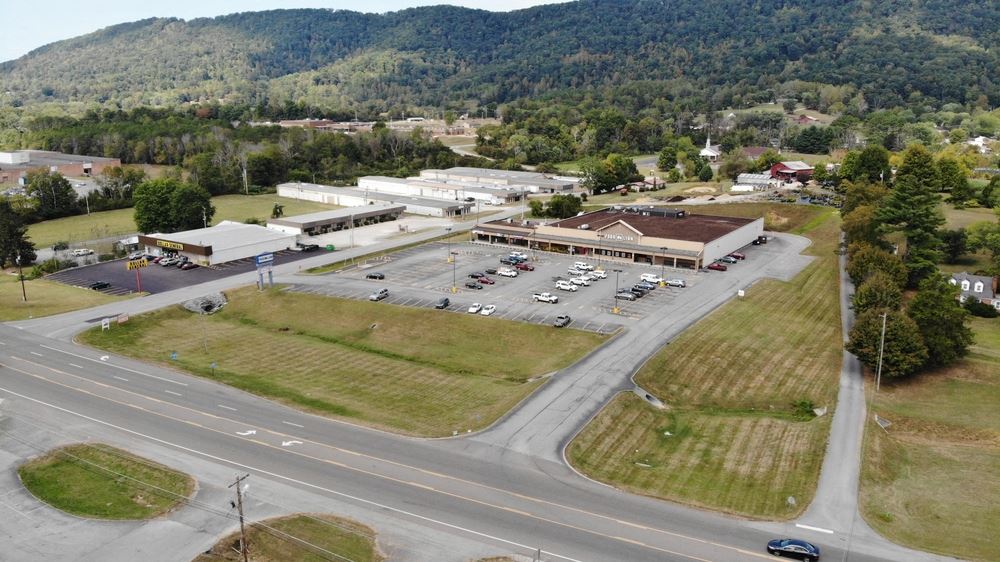 La Follette Retail- Valley View Center