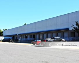 Peachtree Industrial Center - 1300 Northbrook Pkwy
