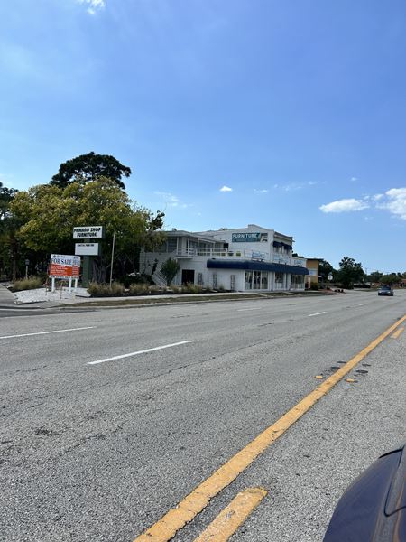 Retail space for Sale at 7782 North Tamiami Trail in Sarasota