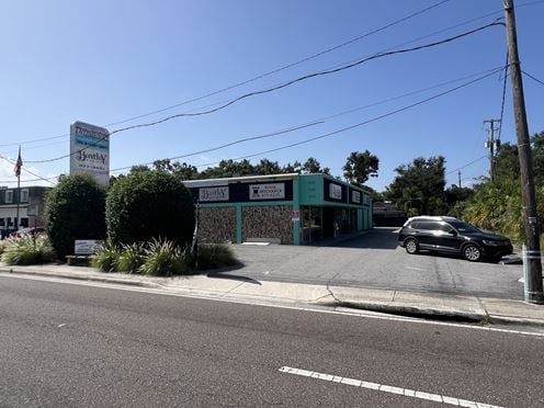 Freestanding South Tampa Retail Strip with Medical