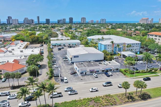 Retail Space in Prime Midtown Naples Location