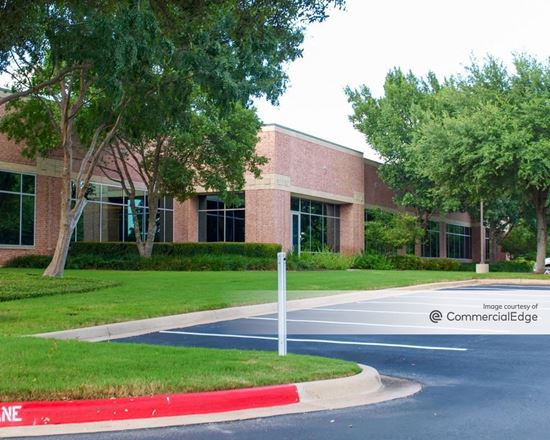 Amber Oaks Corporate Center - Buildings A, B & C