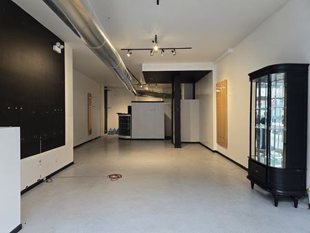 Photo of commercial space at 1721 W North Ave in Chicago